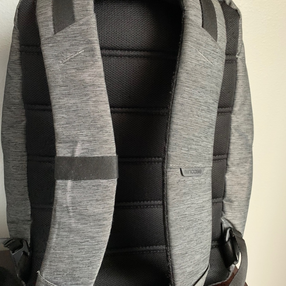 Incase City BackPack - Picture 5 of 5